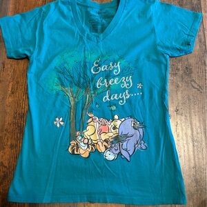 Women’s Disney Winnie The Pooh green short sleeve shirt size medium